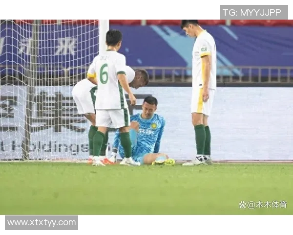 中超激战那不勒斯险胜莱比锡神扑引发争议判罚全场沸腾