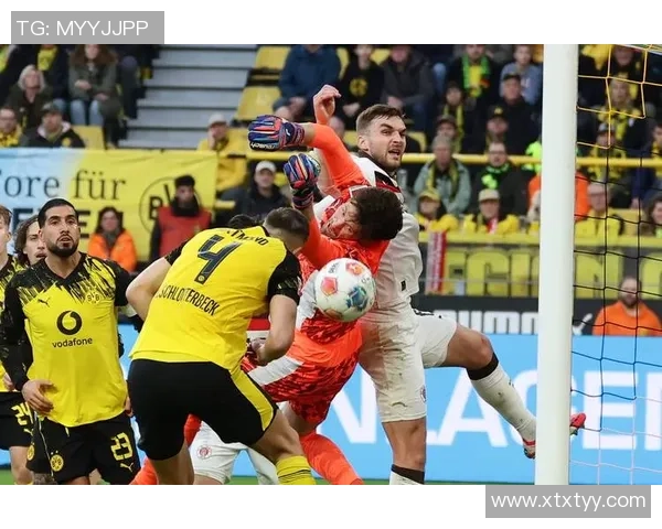 那不勒斯友谊赛大胜多特蒙德六个精彩进球引爆全场激情