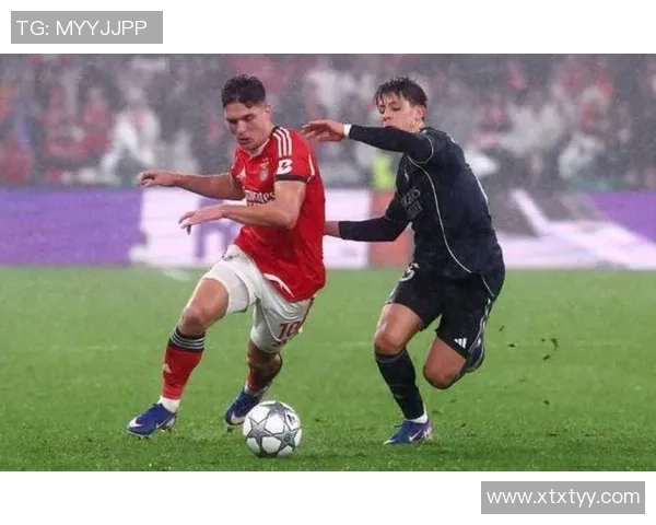 足总杯精彩对决本菲卡逆转里昂红牌争议引发全场热议