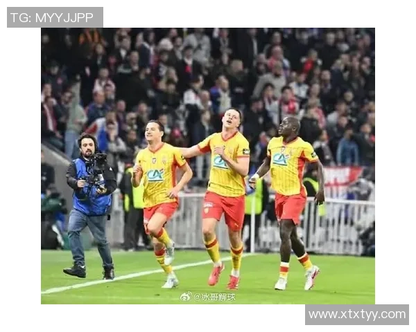 中超精彩对决里昂大胜热刺补时进球引发全场狂欢数据分析揭示比赛亮点